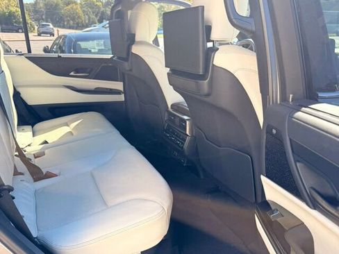 Used 2023 Lexus LX 600 4WD w/ Luxury Package image 17