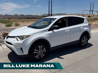 Used 2018 Toyota RAV4 LE FWD video 1