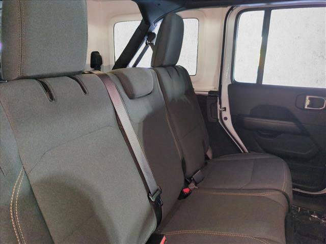 Used 2026 Jeep Wrangler Unlimited Sahara AWD/4WD image 18