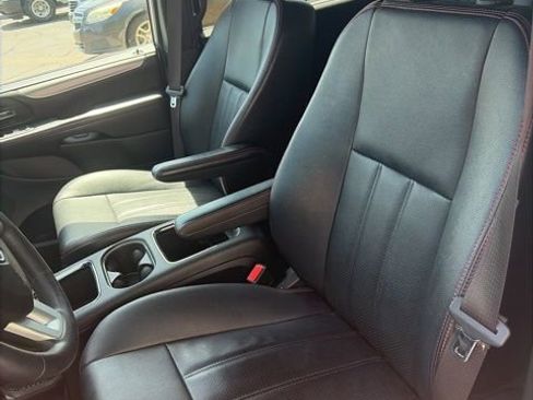 Used 2019 Dodge Grand Caravan GT FWD image 11
