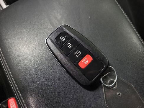 Used 2019 Subaru Ascent Premium image 16