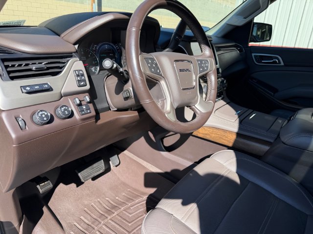 Used 2020 GMC Yukon XL Denali w/ Denali Premium Package AWD/4WD image 28