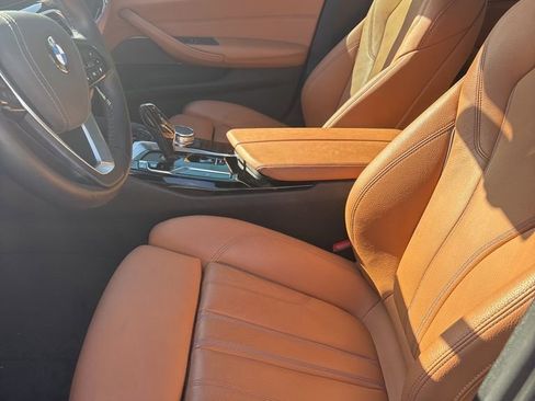 Used 2023 BMW 530i w/ Premium Package image 4