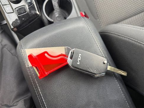 Certified 2023 Kia Sportage LX image 32