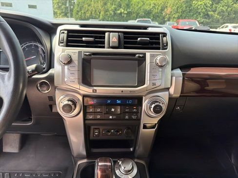 Used 2015 Toyota 4Runner Limited AWD/4WD image 32