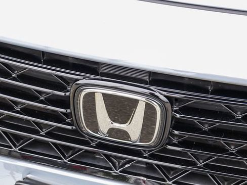 Used 2023 Honda Accord Touring image 6