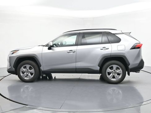 Used 2023 Toyota RAV4 XLE AWD/4WD image 5