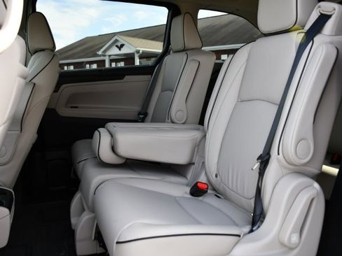 Used 2025 Honda Odyssey Touring image 17