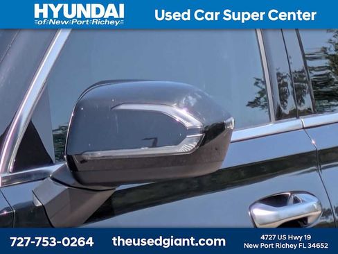 Used 2022 Hyundai Palisade SEL w/ Premium Package FWD image 9