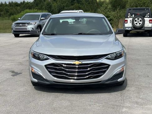 Used 2019 Chevrolet Malibu LS FWD image 2