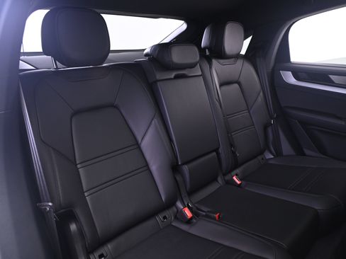 Used 2026 Porsche Cayenne S AWD/4WD image 19