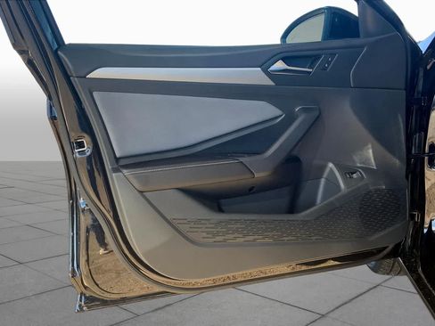 New 2026 Volkswagen Jetta SE FWD image 10