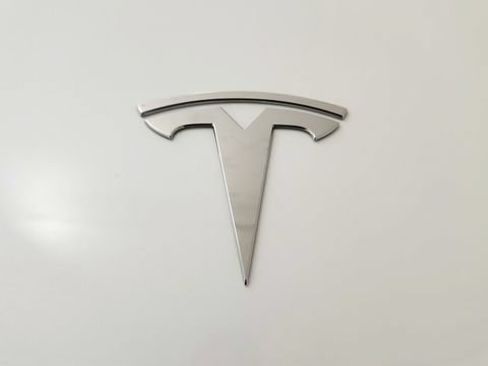 Used 2024 Tesla Model Y 2WD image 31