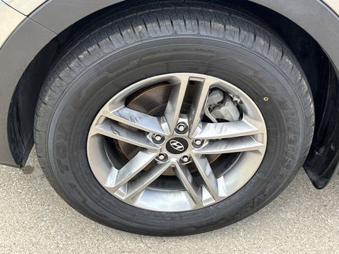 Used 2018 Hyundai Santa Fe Sport FWD image 14