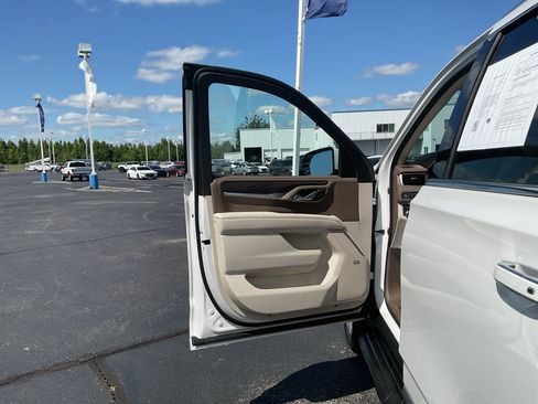 Used 2024 GMC Yukon Denali AWD/4WD image 48