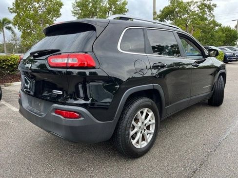 Used 2017 Jeep Cherokee Latitude image 4