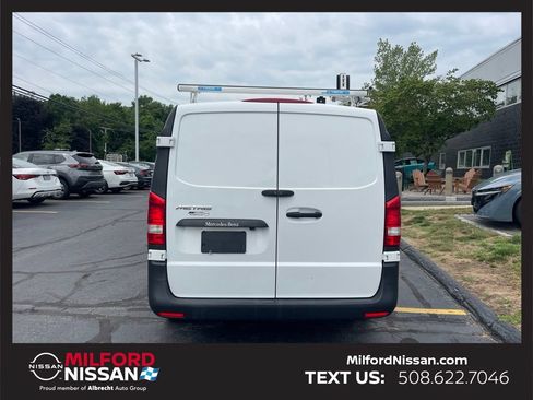 Used 2023 Mercedes-Benz Metris image 4