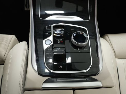 Used 2025 BMW X5 M60i AWD/4WD image 22