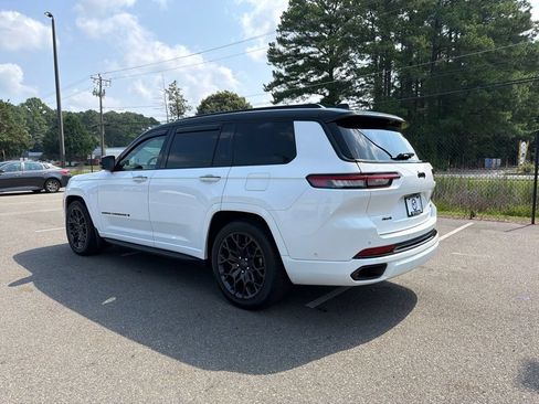 Used 2023 Jeep Grand Cherokee L Summit AWD/4WD image 11