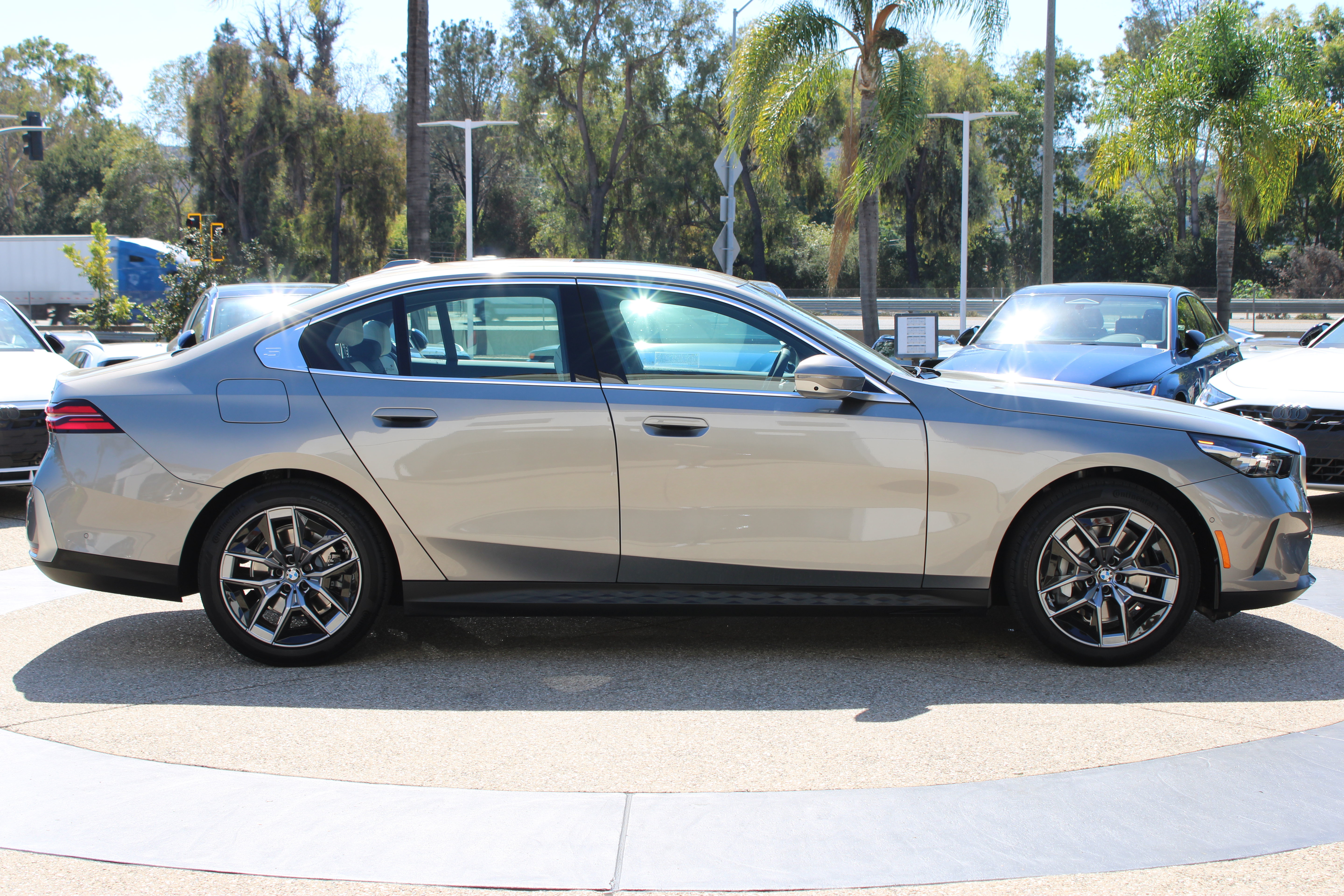 Used 2026 BMW 530i w/ Premium Package RWD image 6