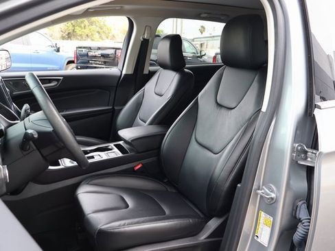 Used 2022 Ford Edge Titanium image 11