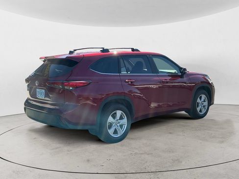 Used 2023 Toyota Highlander LE AWD/4WD image 7