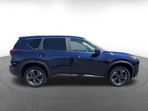 Used 2025 Nissan Rogue SV image 16