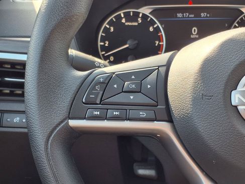 Used 2025 Nissan Altima 2.5 SV FWD image 19