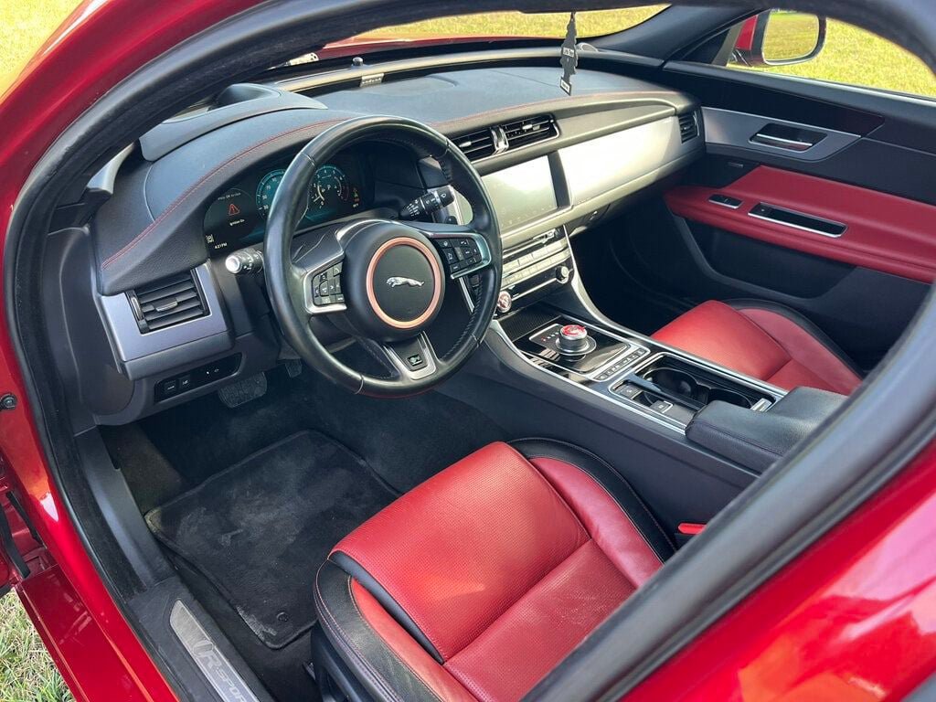 Used 2017 Jaguar XF R-Sport AWD/4WD image 17