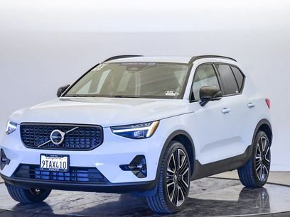 Certified 2025 Volvo XC40 B5 Ultra w/ Climate Package