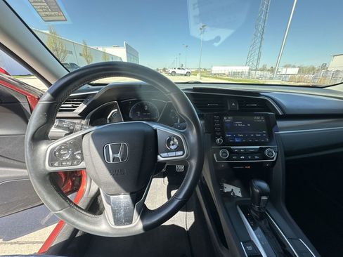 Used 2020 Honda Civic Touring image 11