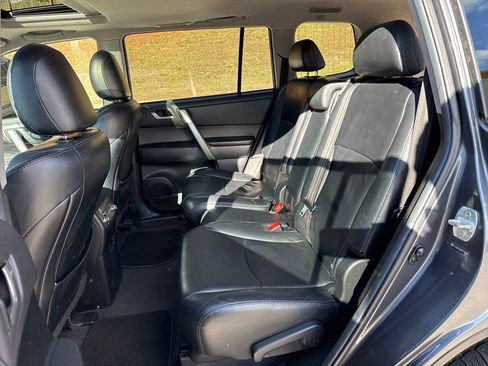 Used 2013 Toyota Highlander Plus image 22