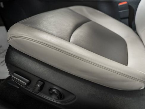 Used 2022 Toyota RAV4 XLE Premium image 36