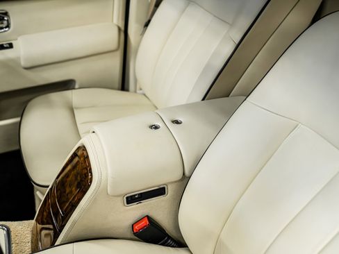 Used 2013 Rolls-Royce Phantom Sedan image 17