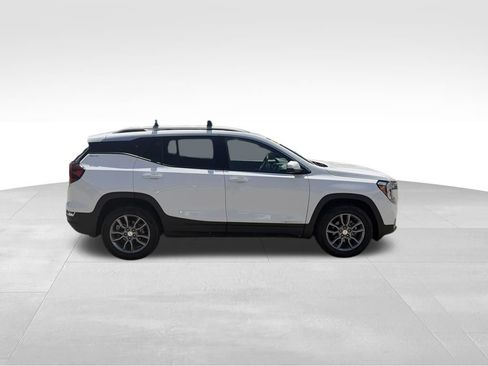 Used 2024 GMC Terrain SLT w/ Infotainment Package II AWD/4WD image 7