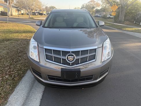 Used 2011 Cadillac SRX Luxury image 2