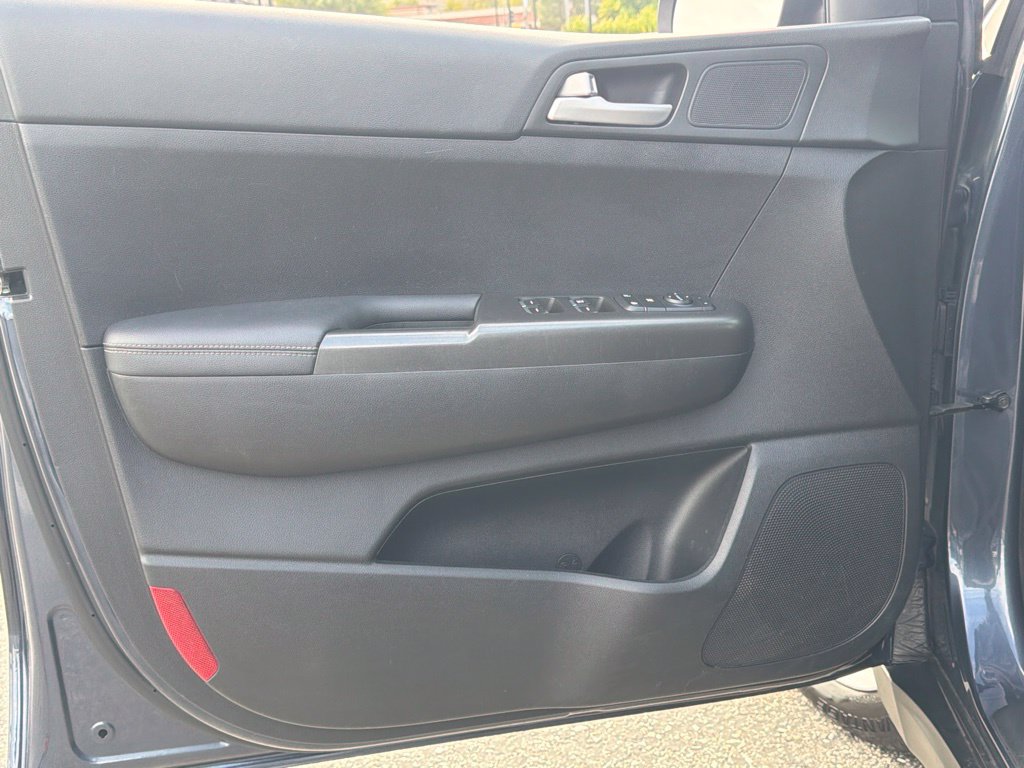 Used 2018 Kia Sportage LX FWD image 19