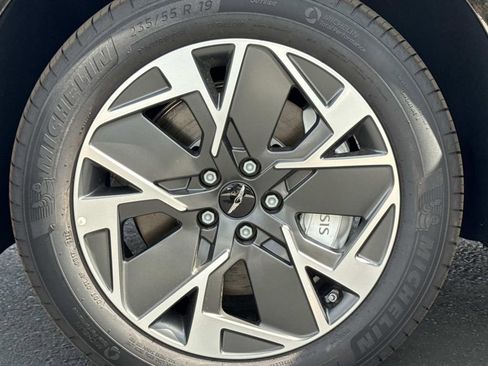 New 2026 Genesis Electrified GV70 image 12