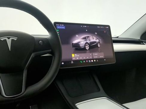 Used 2023 Tesla Model Y Long Range AWD/4WD image 60