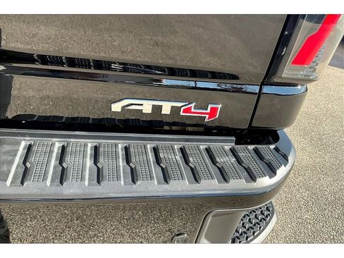 Used 2024 GMC Sierra 2500 AT4 image 35