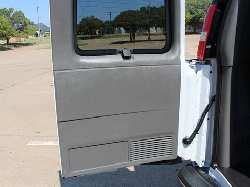Used 2020 Chevrolet Express 3500 LT w/ LT Preferred Equipment Group RWD image 13
