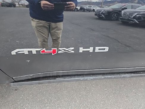 Used 2025 GMC Sierra 2500 AT4X image 46