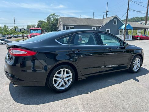 Used 2016 Ford Fusion SE FWD image 5