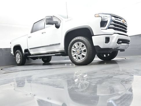 Used 2024 Chevrolet Silverado 2500 High Country w/ High Country Premium Package AWD/4WD image 30