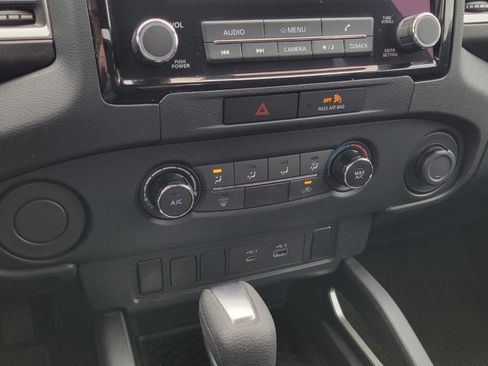 Used 2022 Nissan Frontier SV image 28