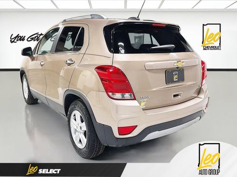 Used 2018 Chevrolet Trax LT w/ LT Convenience Package image 7