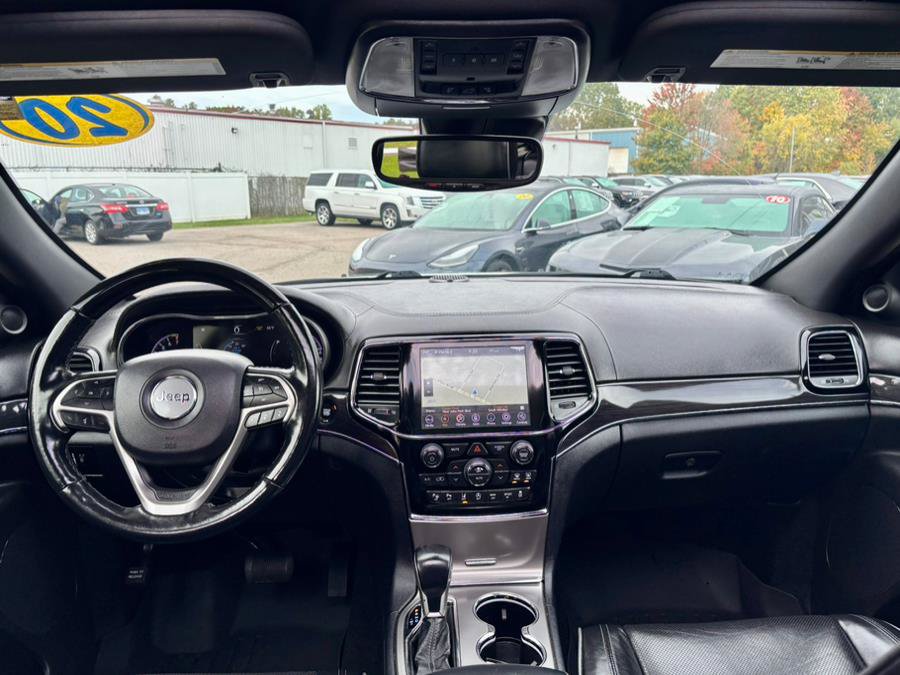 Used 2020 Jeep Grand Cherokee Overland AWD/4WD image 17