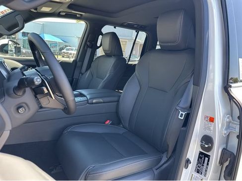 New 2026 Lexus LX 700h Luxury AWD/4WD image 16