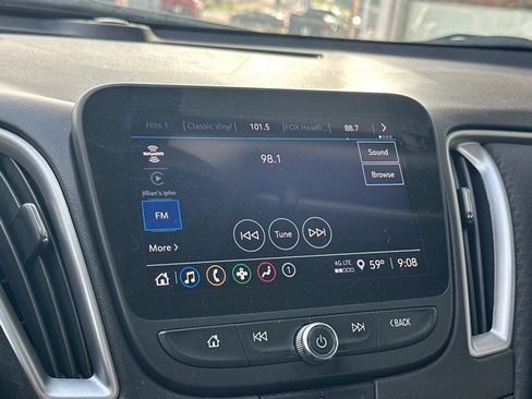 Used 2022 Chevrolet Malibu LT image 16