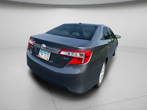 Used 2012 Toyota Camry XLE w/ Leather Pkg FWD image 8